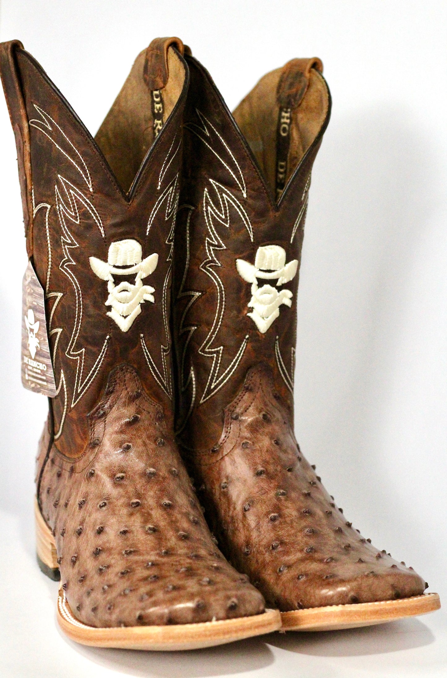 DR Bota Avestruz Café